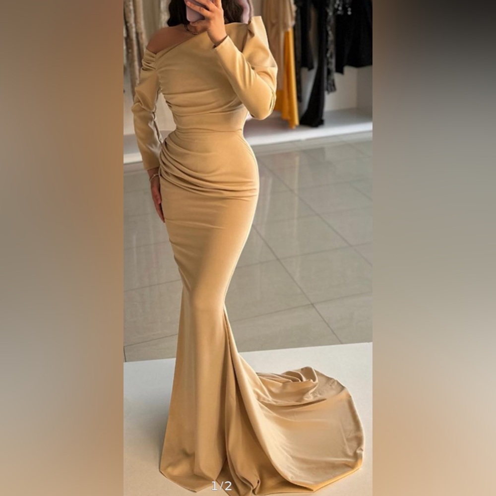 NWT Missacc White Trumpet/Mermaid Asymmetrical Long Sleeves Train Evening Dress
